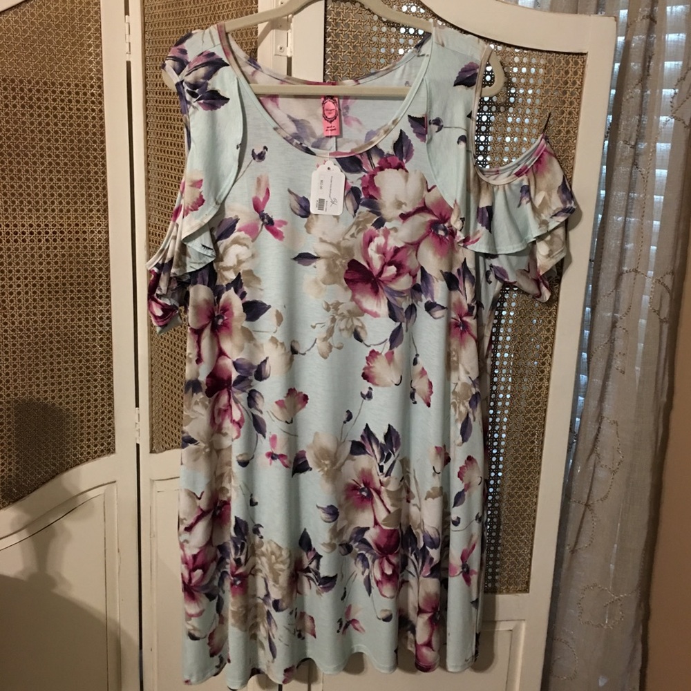 Cold shoulder beautiful dress new with tags